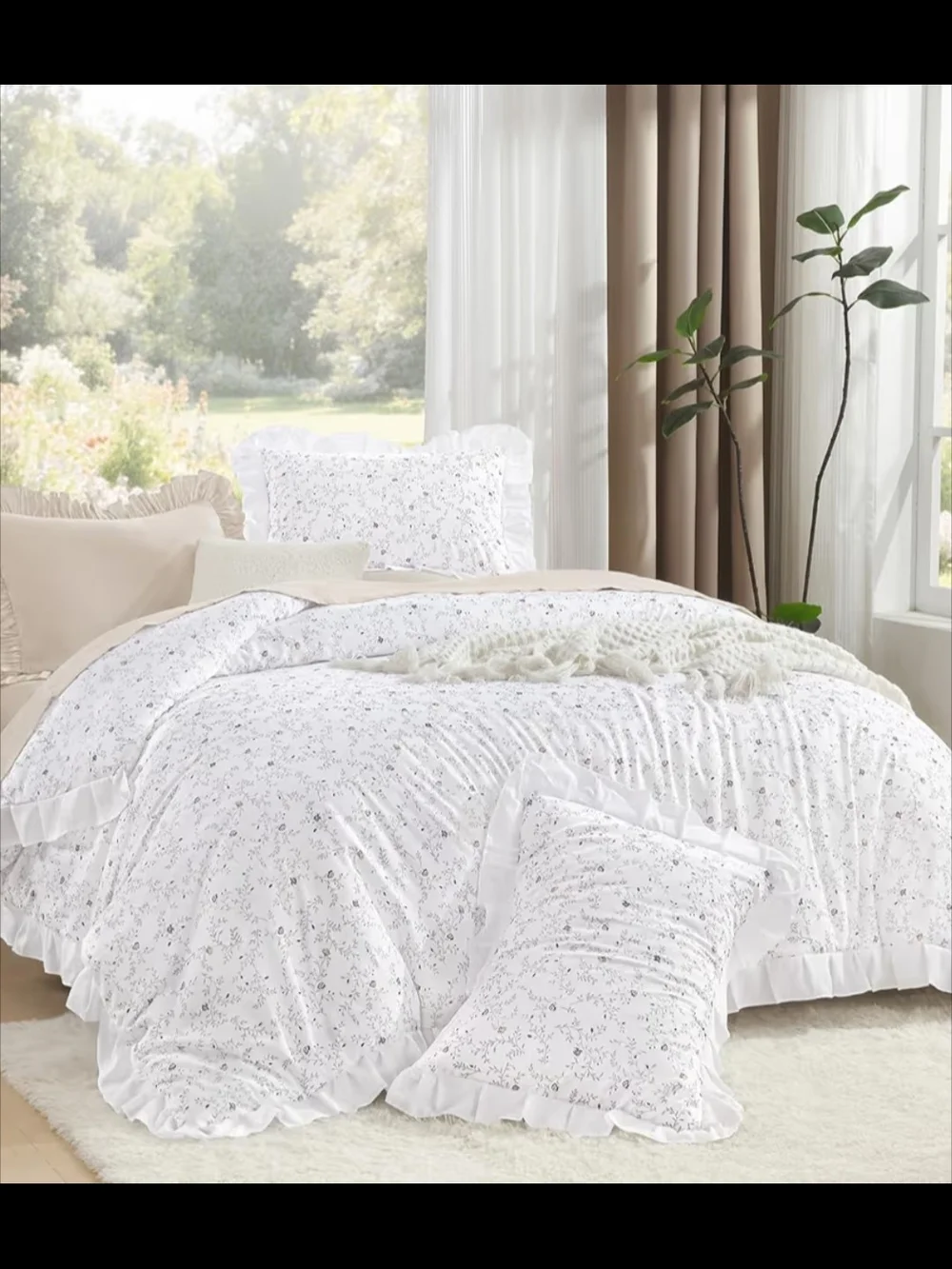White Floral Ruffled Full Size Comforter Set  NIB
